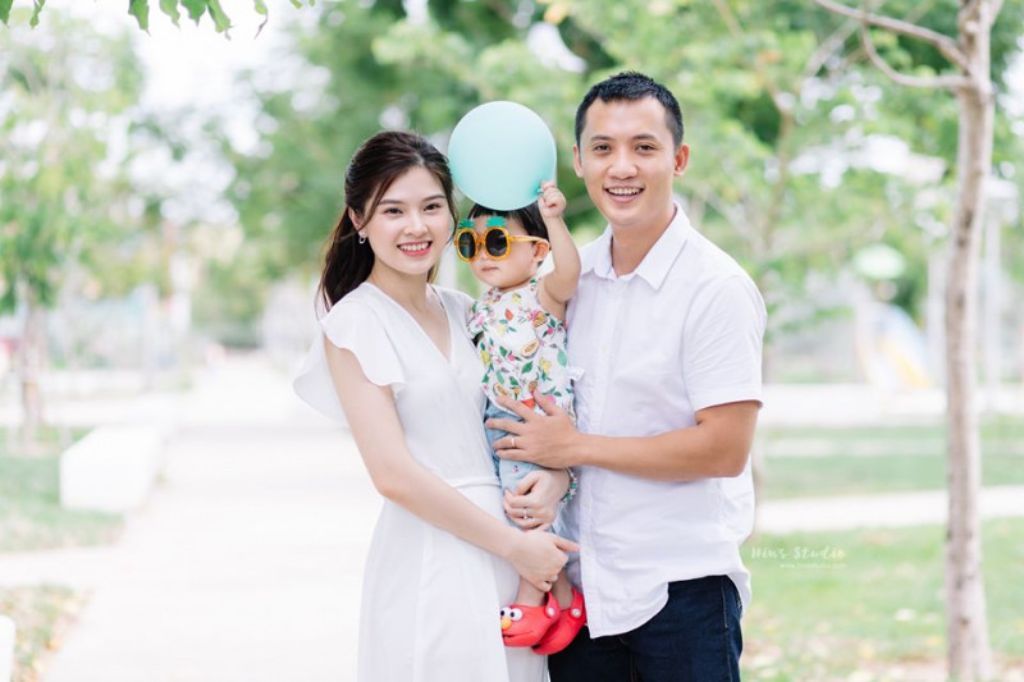 Chụp ảnh gia đình ngoại cảnh ở Đà Nẵng cùng Angel Kids Art studio Angel Kids Art Studio – Địa chỉ chụp ảnh uy tín tại Đà Nẵng