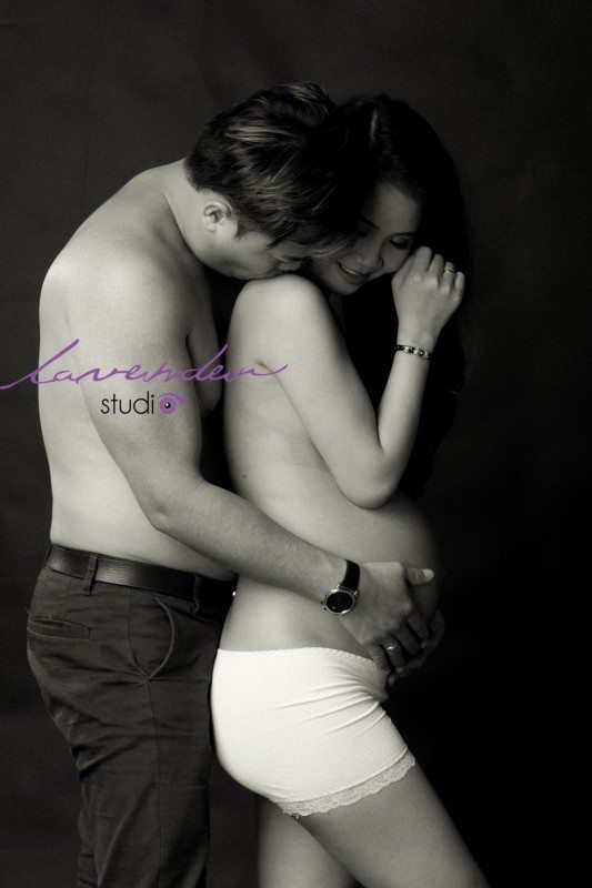 Concept chụp ảnh mẹ bầu chân dung đen trắng Concept chụp ảnh mẹ bầu chân dung đen trắng