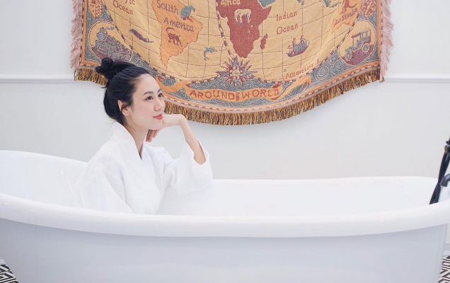 Tạo dáng chụp bồn tắm đẹp Tạo dáng chụp bồn tắm đẹp