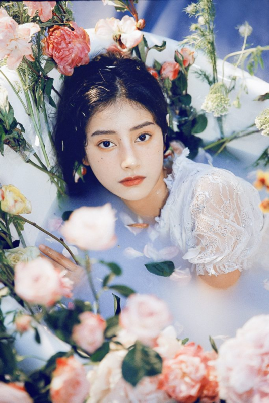 Tạo dáng chụp ảnh bồn tắm theo concept Tạo dáng chụp ảnh bồn tắm theo concept