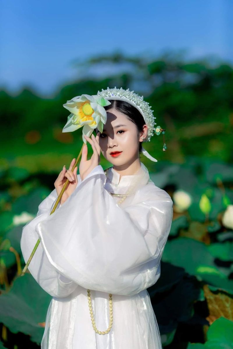 chụp ảnh áo dài ngũ thân một mình tại Huế chụp ảnh áo dài ngũ thân một mình tại Huế