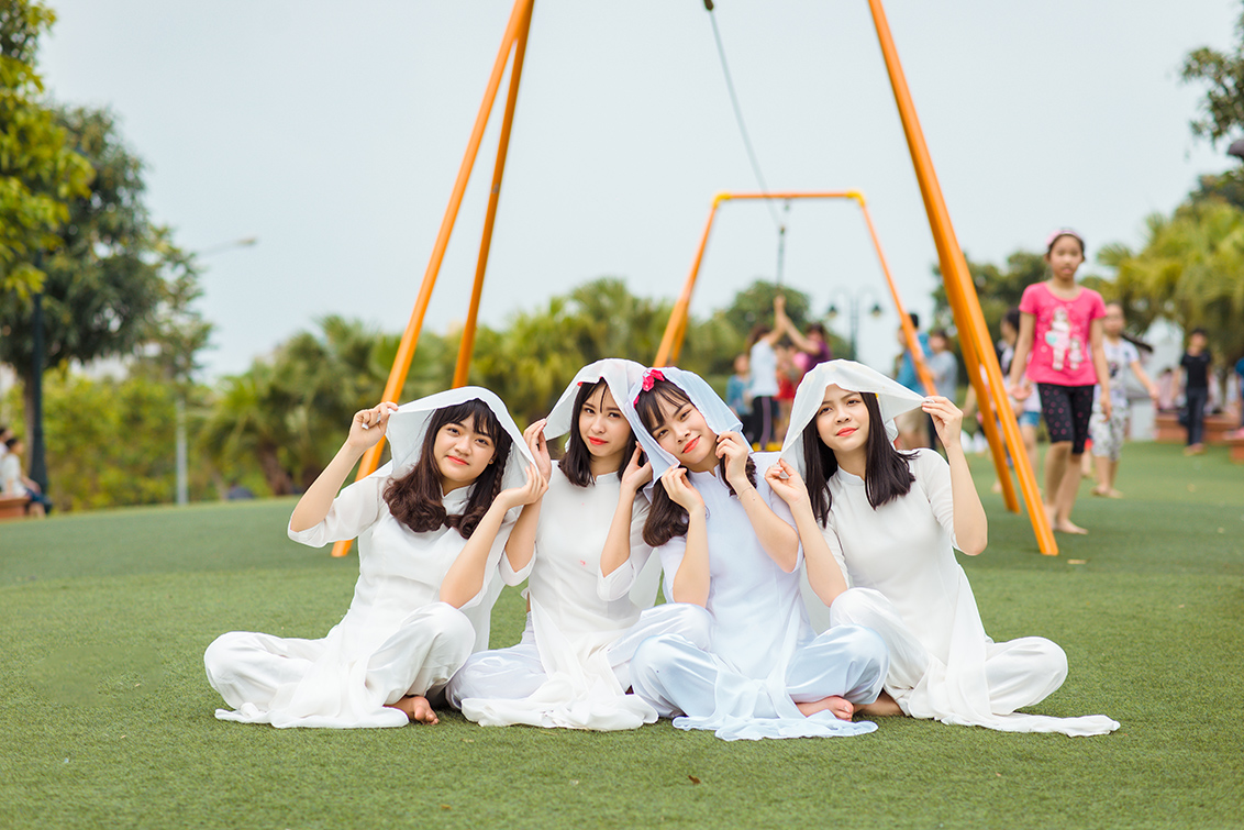 Giá chụp ảnh Tết với nhóm bạn thân phụ thuộc vào 10 yếu tố nào