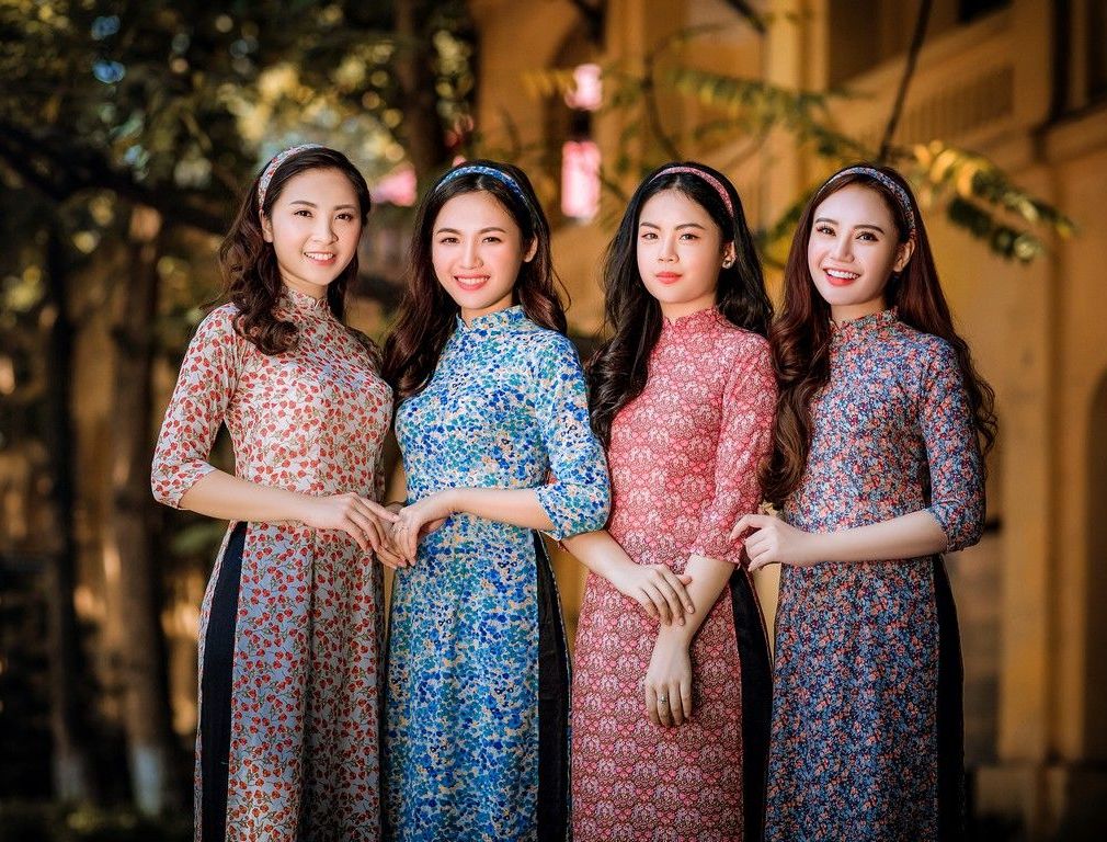 Lưu giữ kỉ niệm cùng tạo dáng chụp ảnh nhóm dịp Tết đẹp nhất