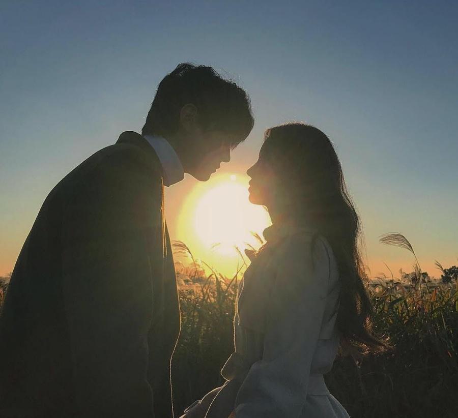 chụp ảnh couple giấu mặt độc đáo và thú vị