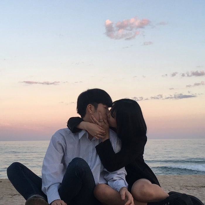 chụp ảnh couple giấu mặt độc đáo và thú vị