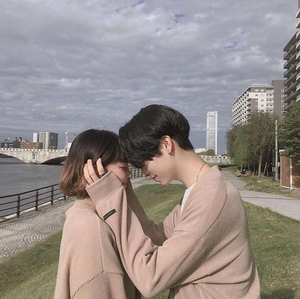 chụp ảnh couple giấu mặt độc đáo và thú vị