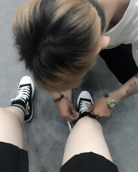 chụp ảnh couple giấu mặt độc đáo và thú vị