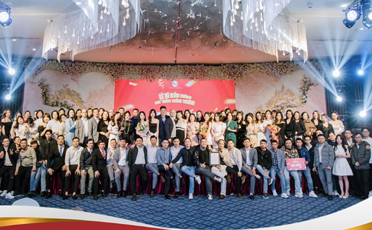 Dịch vụ chụp ảnh tất niên cuối năm tại Đà Lạt uy tín, chất lượng