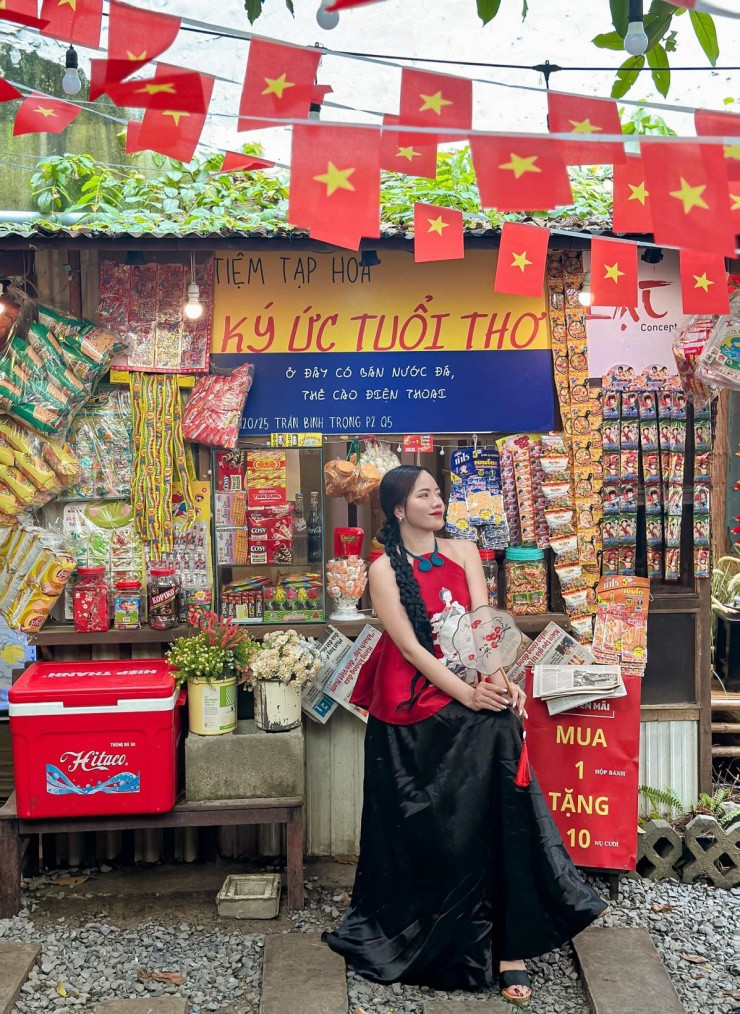 Ngọt ngào với bộ ảnh Tết Xuân Ất Tỵ 2025 của các cặp đôi tại TP.HCM