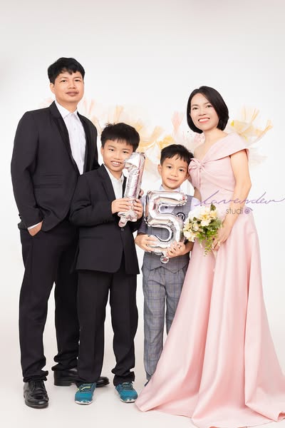 Xinh lung linh với bộ ảnh gia đình Tết đẹp tại Hội An Xuân Ất Tỵ 2025 Xinh lung linh với bộ ảnh gia đình Tết đẹp tại Hội An Xuân Ất Tỵ 2025