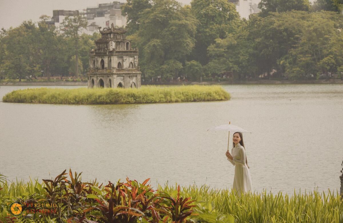 Đông nghịt 'nàng thơ' chụp ảnh áo dài Tết Xuân 2025 tại 10 địa điểm nổi tiếng ở Hà Nội