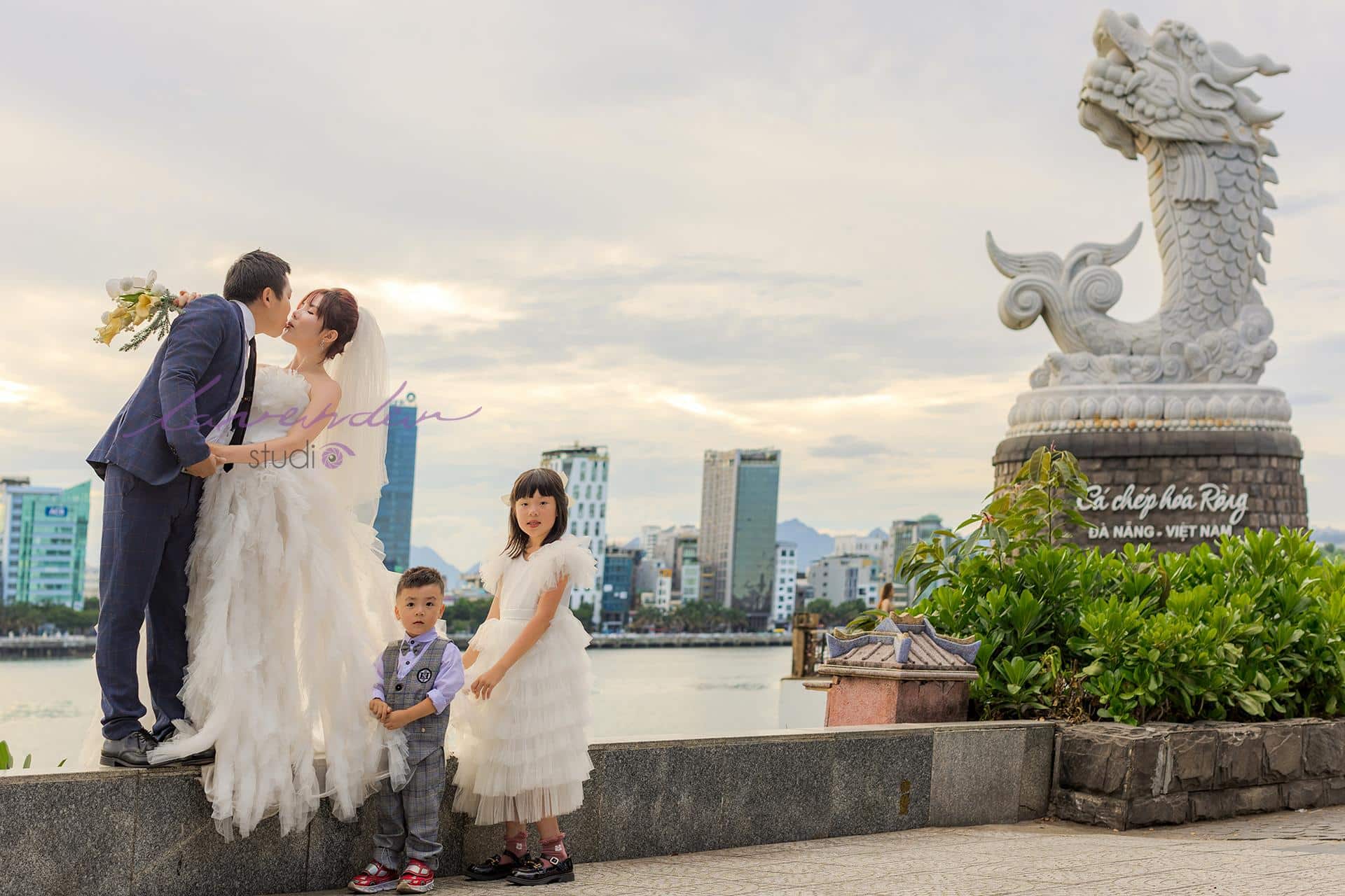 Yếu tố ảnh hưởng đến giá chụp ảnh kỷ niệm ngày cưới