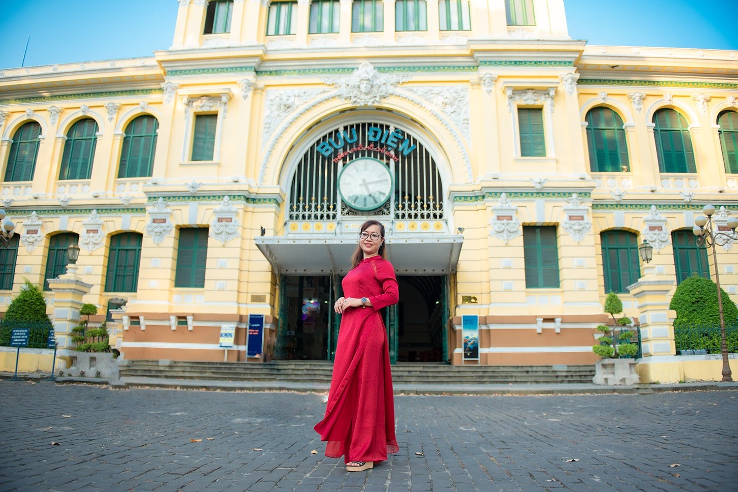 Cách tạo dáng chụp ảnh áo dài một mình cực kỳ ấn tượng