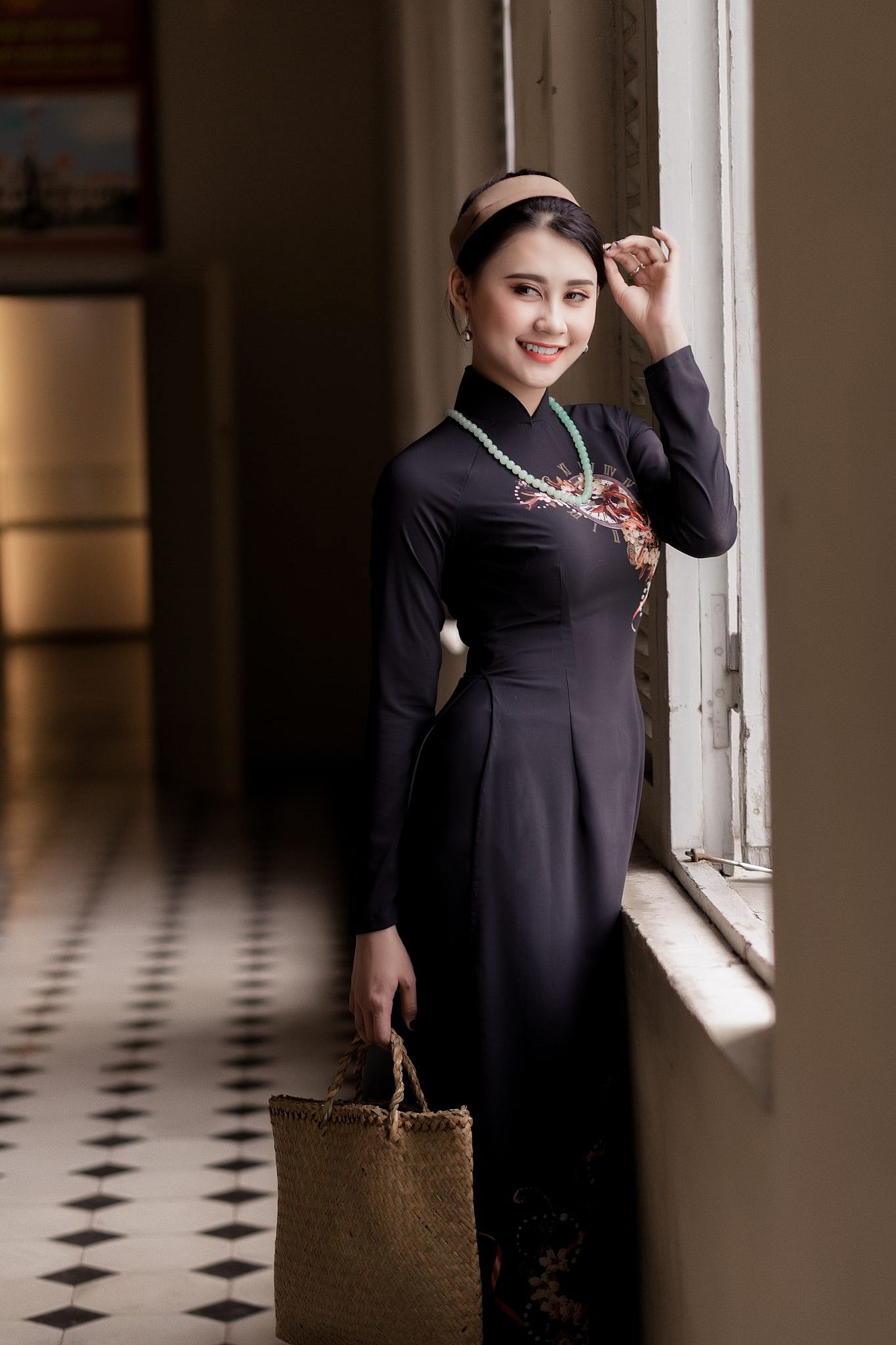 Cách tạo dáng chụp ảnh áo dài một mình cực kỳ ấn tượng