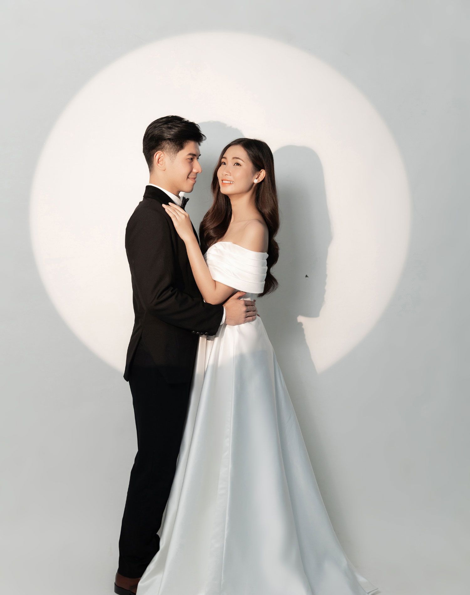 Phong cách chụp ảnh cưới Hàn Quốc đang được ưa chuộng vào mùa cưới 8/2025