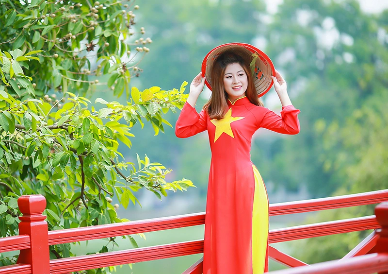 HOT NEWS 2/9: Chụp ảnh áo dài Quốc Khánh 2/9 tại Hà Nội cùng Lavender Studio