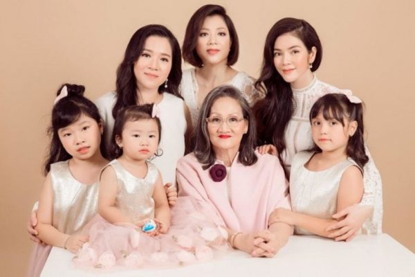 Kinh nghiệm chọn dịch vụ ghép hình gia đình tại TPHCM uy tín nhất