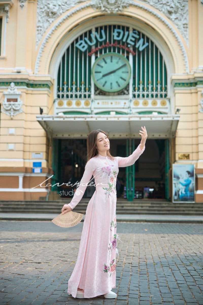 Vì sao chụp hình ngoại cảnh áo dài luôn được lựa chọn trong các dịp đặc biệt?