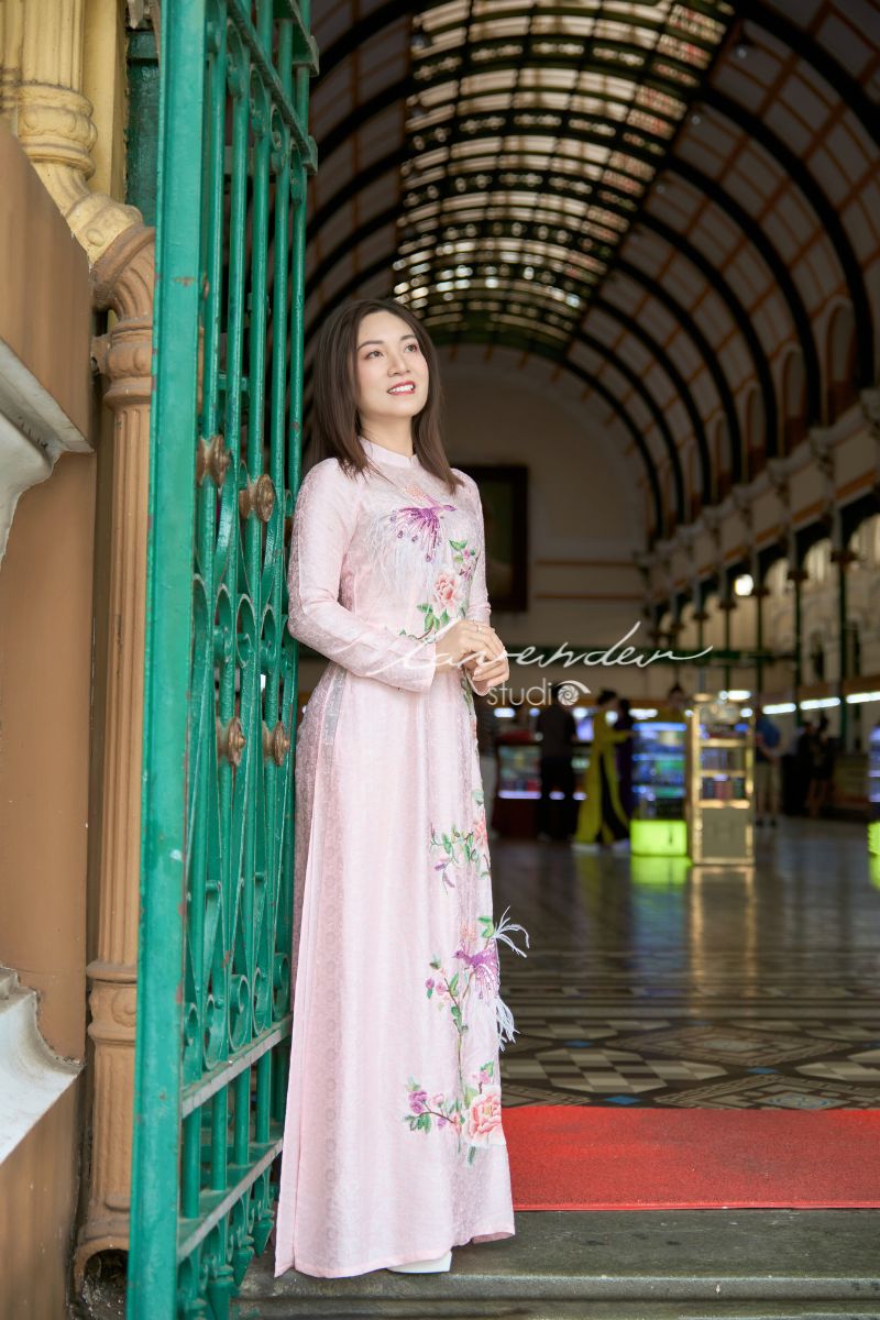 Vì sao chụp hình ngoại cảnh áo dài luôn được lựa chọn trong các dịp đặc biệt?