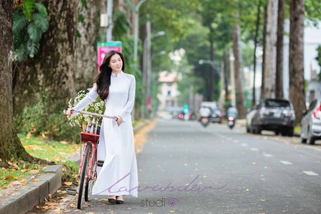 Vì sao chụp hình ngoại cảnh áo dài luôn được lựa chọn trong các dịp đặc biệt?