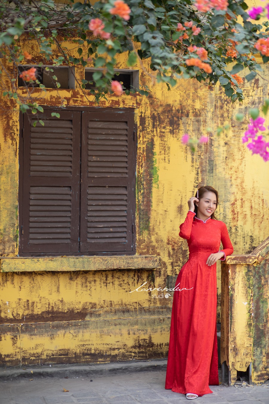 Vì sao chụp hình ngoại cảnh áo dài luôn được lựa chọn trong các dịp đặc biệt?