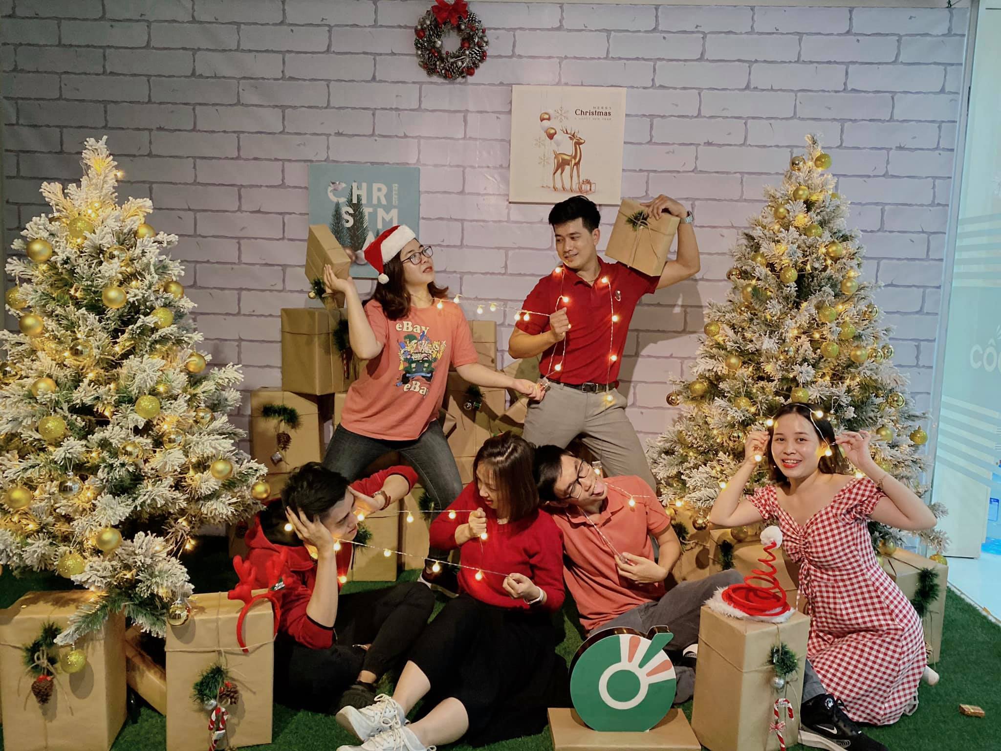 Noel Ấm Áp: Những Bức Ảnh Đong Đầy Yêu Thương Noel Ấm Áp: Những Bức Ảnh Đong Đầy Yêu Thương