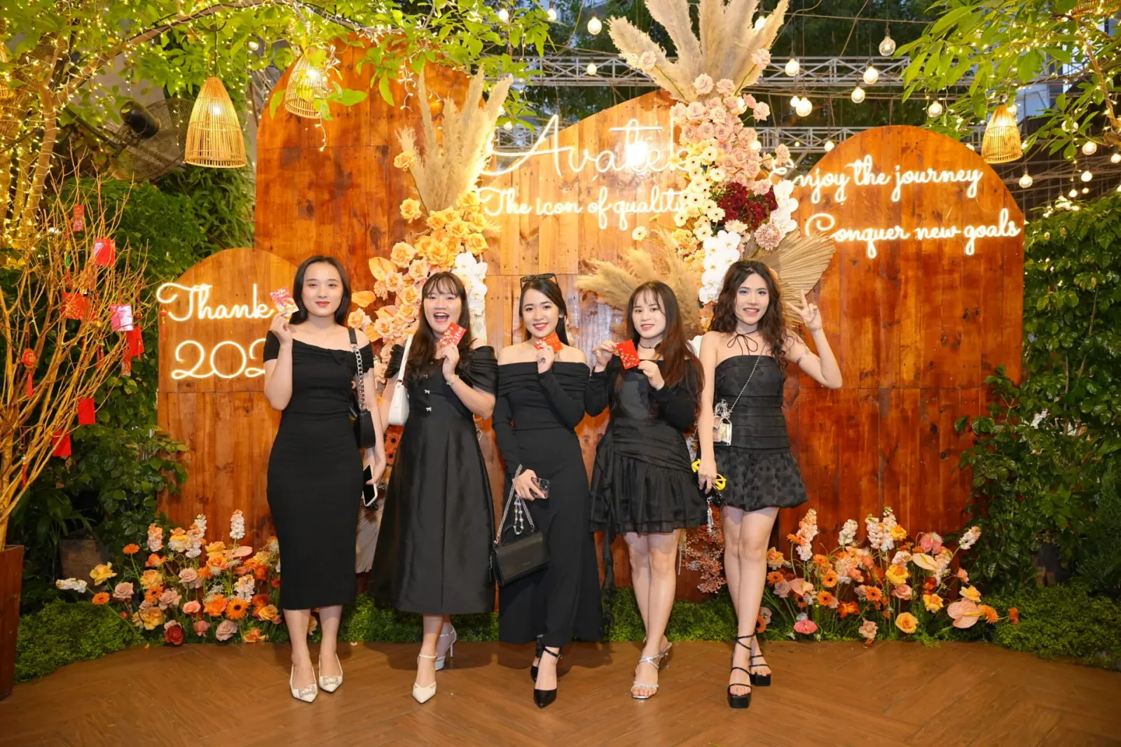 Thị trường chụp ảnh Year End Party tại Hà Nội bùng nổ mùa cuối năm Thị trường chụp ảnh Year End Party tại Hà Nội bùng nổ mùa cuối năm