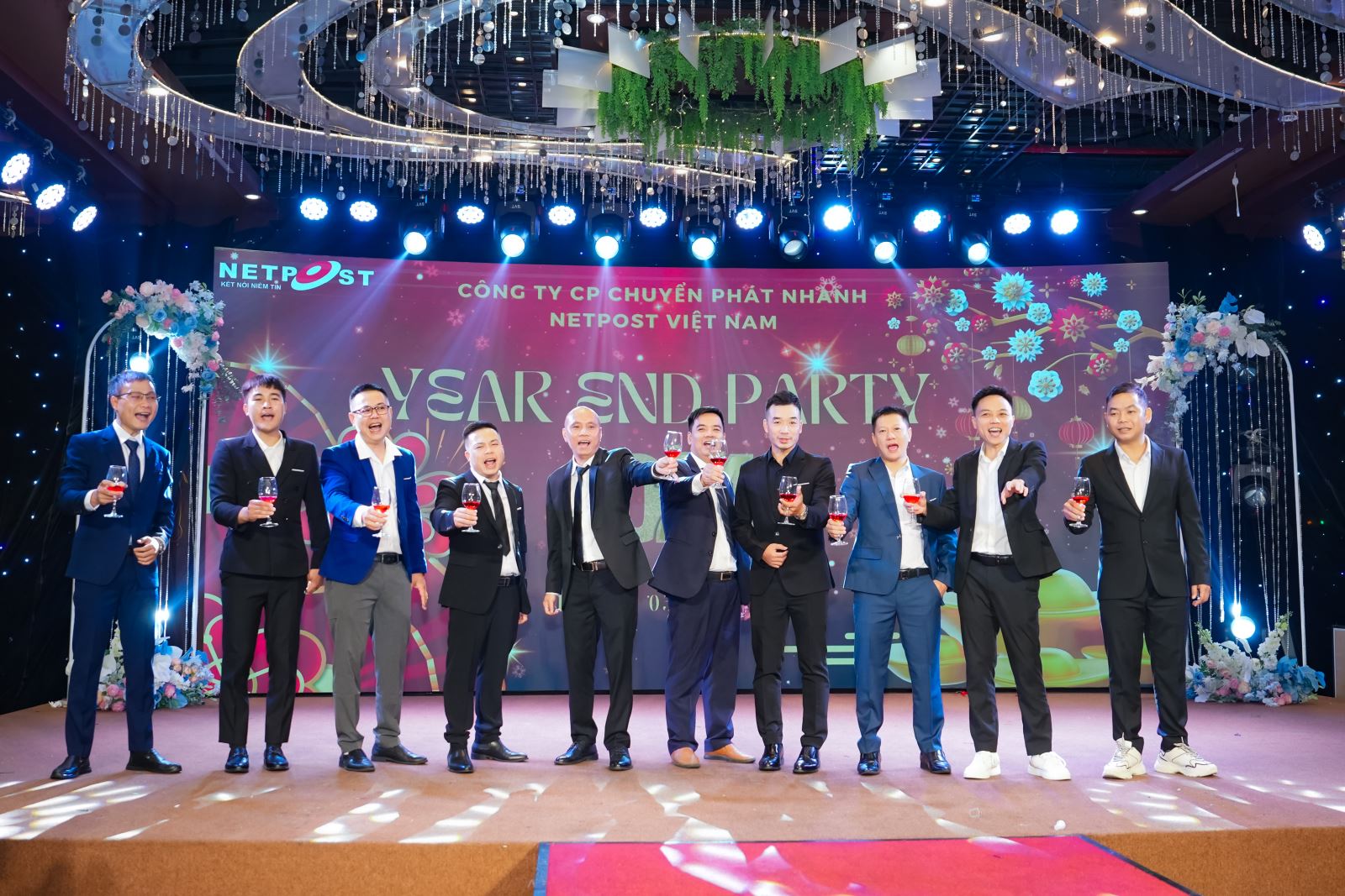 Thị trường chụp ảnh Year End Party tại Hà Nội bùng nổ mùa cuối năm Thị trường chụp ảnh Year End Party tại Hà Nội bùng nổ mùa cuối năm