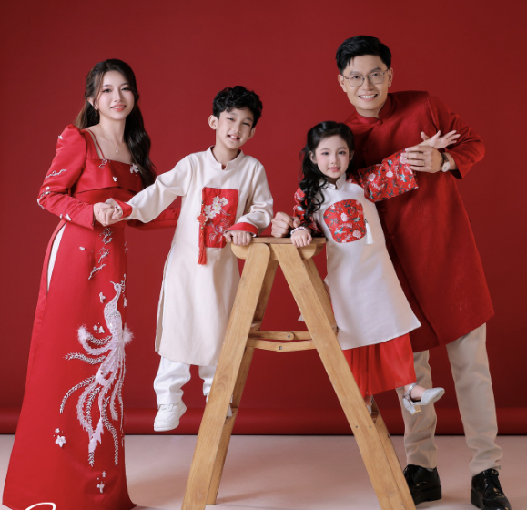 Cập nhật concept chụp ảnh áo dài gia đình mới nhất, tinh tế và sang trọng