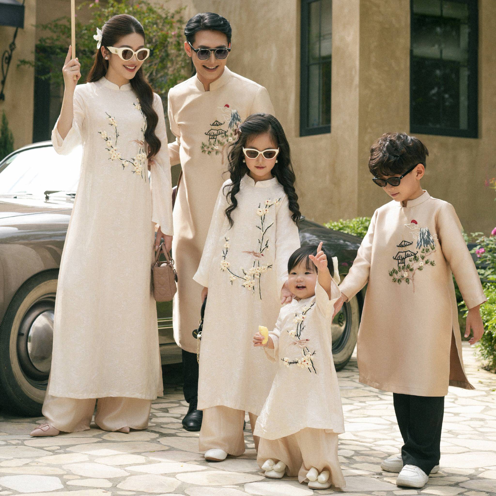 Chụp hình gia đình Tết 2026 tại TP.HCM: Truyền thống lên ngôi Chụp hình gia đình Tết 2026 tại TP.HCM: Truyền thống lên ngôi