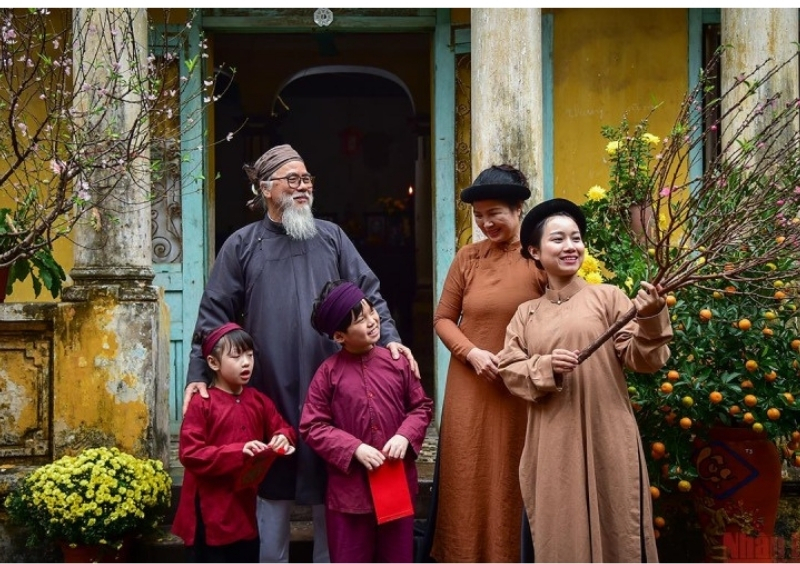 Chụp hình gia đình Tết 2026 tại TP.HCM: Truyền thống lên ngôi Chụp hình gia đình Tết 2026 tại TP.HCM: Truyền thống lên ngôi