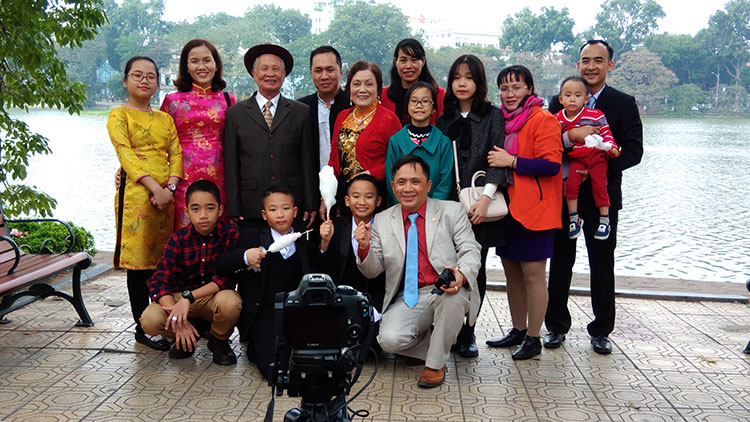 Chụp Ảnh Gia Đình 2026 Tại Hà Nội – Concept Mới, Giá Tốt Chụp Ảnh Gia Đình 2026 Tại Hà Nội – Concept Mới, Giá Tốt