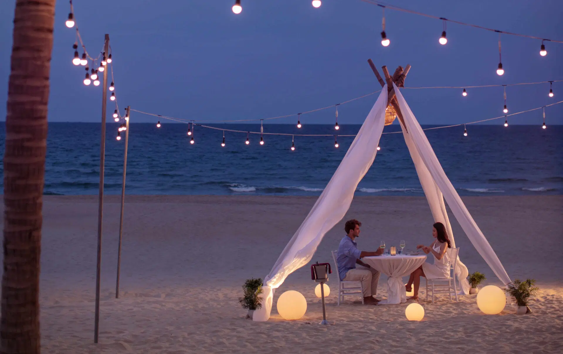 10 ý tưởng trang trí cầu hôn ở biển lãng mạn nhất 2026 10 ý tưởng trang trí cầu hôn ở biển lãng mạn nhất 2026