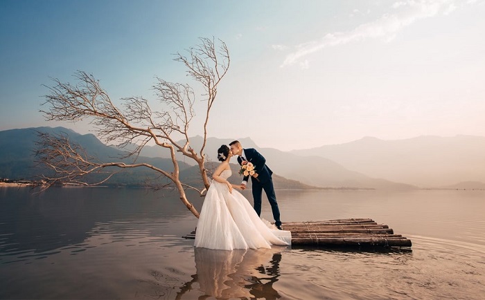 Chụp ảnh kỷ niệm ngày cưới ngoại cảnh 2026 đẹp nhất