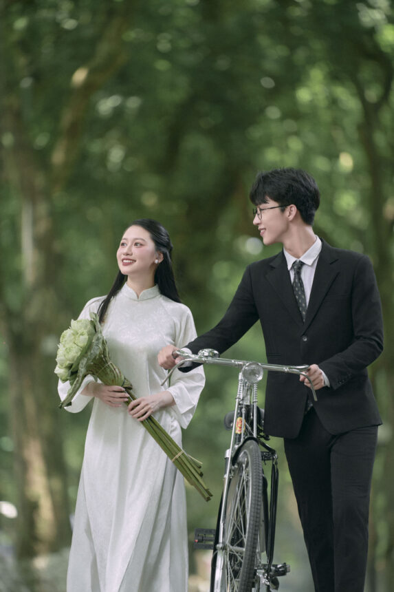 Chụp ảnh couple áo dài trắng 2026 – phong cách nhẹ nhàng và tinh tế Chụp ảnh couple áo dài trắng 2026 – phong cách nhẹ nhàng và tinh tế