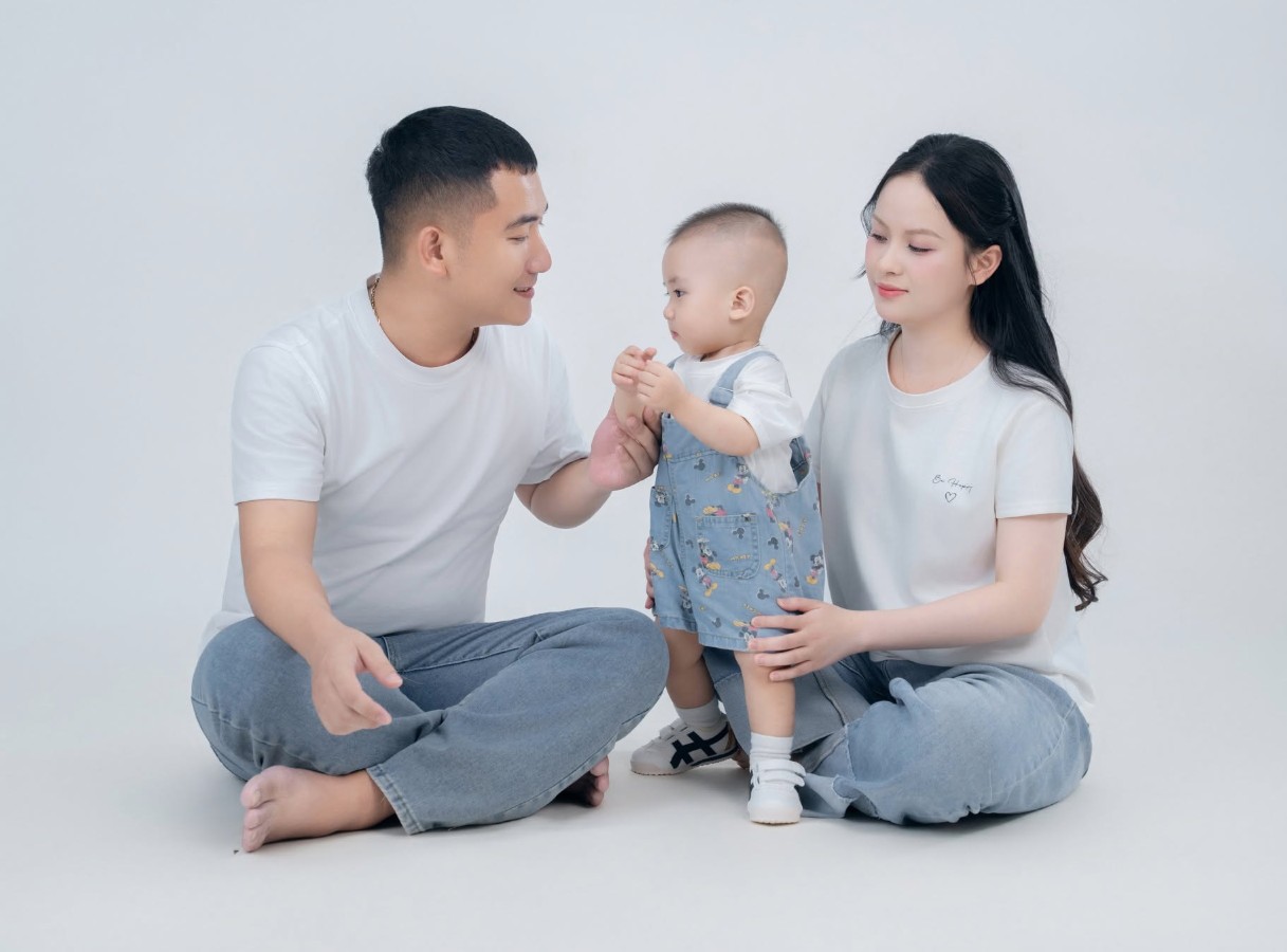 Địa Chỉ Chụp Concept Gia Đình Tối Giản Hà Nội (9) Địa Chỉ Chụp Concept Gia Đình Tối Giản Hà Nội (9)